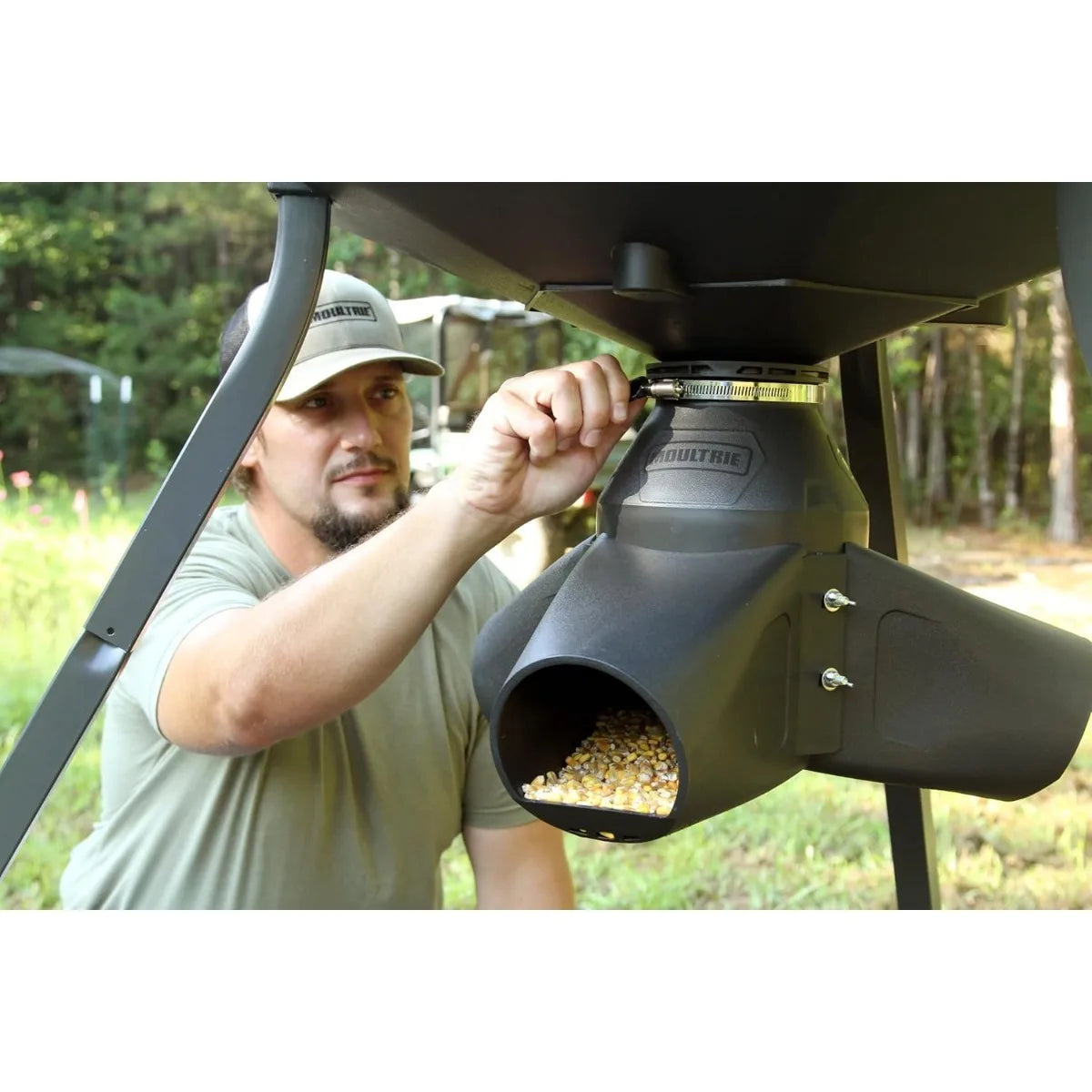 Gravity Tripod Deer Feeder